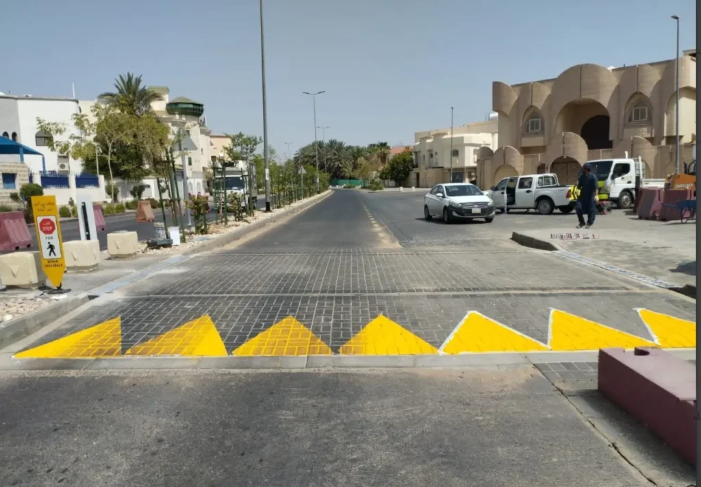 المطبات الإنسيابية بالإنترلوك
