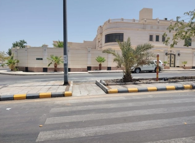 إنشاء منحدرات الأرصفة لذوي الإعاقة وممرات المشاة